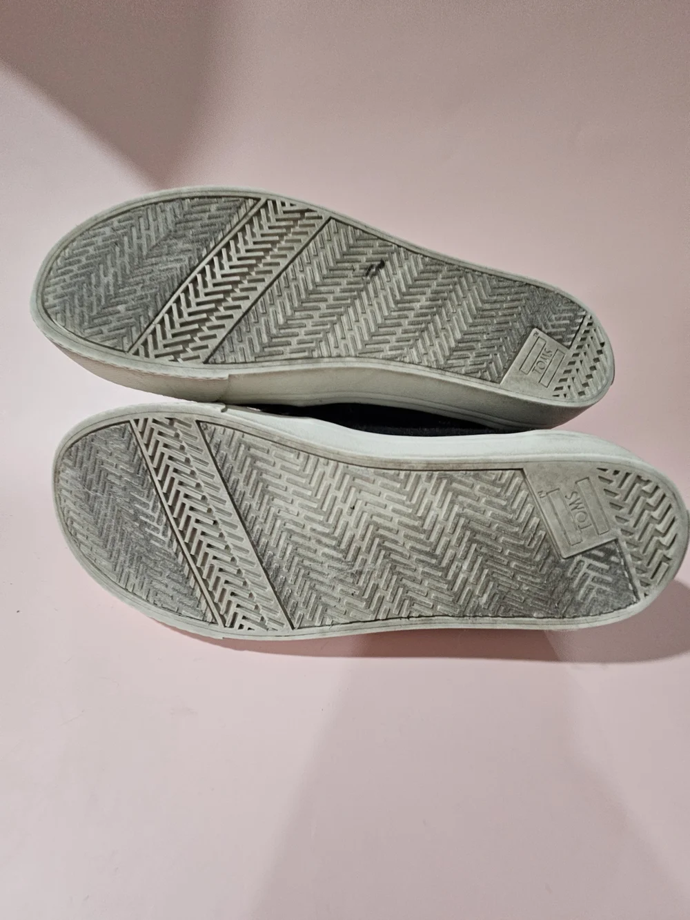 Toms Black and White Slip-On Sneakers. Size 8 Bin 12